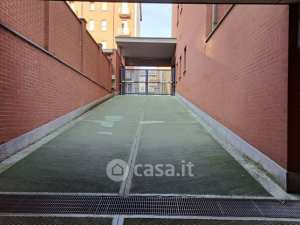 Box/posto auto in residenziale in Via Anton Giulio Barrili 9 b
