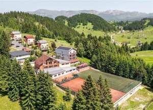 FILM! Domeniu turistic, zona pitoreasca, priveliste, aer curat, Fundata, Brasov