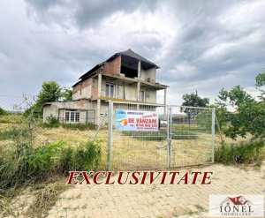 Vanzare casa semifinisata in Teius