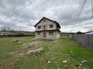 Casa de vanzare P+1E+M Brosteni/ Odobesti + teren 2181mp