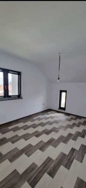 Inchiriez casa noua in Livada