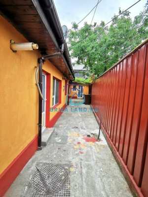 soseaua Chitilei, Crusovat, casa P+Pod, sup. 238mp, 9 camere - 3 apartamente