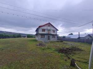 Casa de vanzare la strada Principala in Brosteni