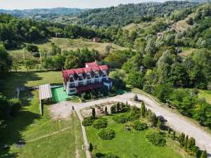 ''PENSIUNEA CASA PADURII'' - Colt de rai, in Slanic Prahova!