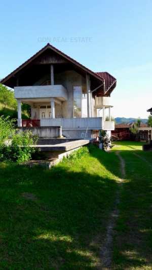 Casa cu piscina in Buciumi