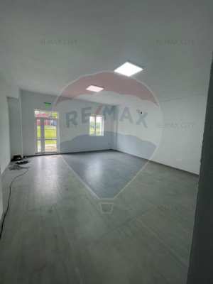Spatiu comercial situat Central