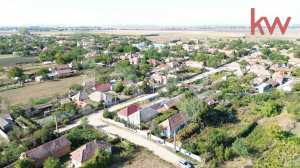 Casa 7 camere, teren 1700 mp, vie, gradina, fantana - Afumati Dolj
