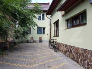 Proprietate cu doua imobile, cu intrari separate, teren cu 330 mp, Cornisa