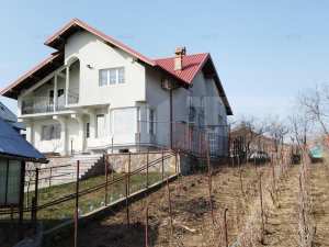 Casa individuala 6 camere, 300mp, teren 800m, Bucov