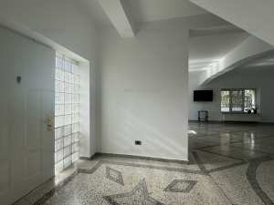 Vila tip duplex de vanzare 360 mp suprafata utila, curte 470 mp, Bucurestii Noi