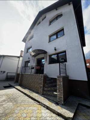 Vila Matei Busteni preţ negociabil