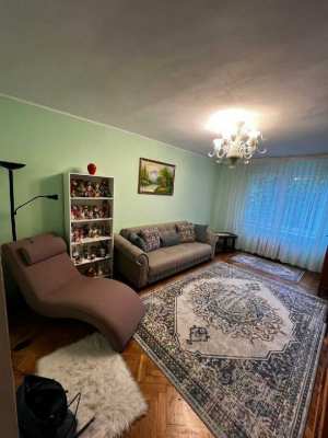 Proprietar vand apartament 3 camere cu pivnita zona 7 noiembrie