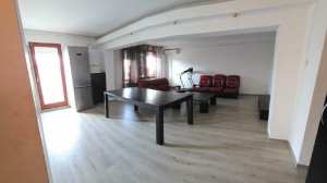Vand apartament cu 4 camere