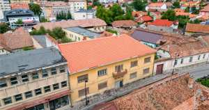 Edificiu istoric:1.600 mp, central, potential: birouri,hotel