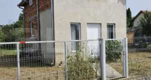 Casă de vanzare, 37 mp utili/nivel, teren 500 mp, zona berc