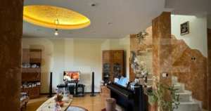 Casa de vanzare cu 6 camere, 480 mp, zona vetis