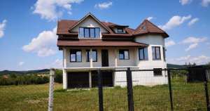 Casă p+1+m, 350 mp,teren 70 arii, la 9 km de bistrița