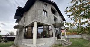 Casă 450 mp , zona sisesti