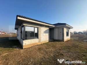 Casă de vânzare in teius, 3 camere, 1 baie, 111 mp utili,