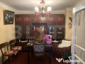 Casă de vânzare – 3 camere, zonă liniștită, bucureș