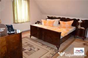 Casa si spatiu comercial de zona semicentrala