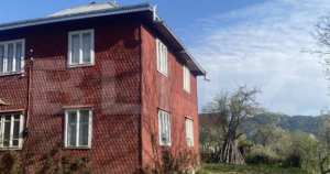 Casă de vânzare, cu 8 camere, 310 mp, cu teren de 1532 mp,