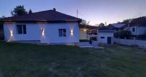 Proprietar vand casa seminfinisata sat manerau, jud. hd