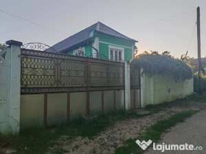 Casa de vânzare langa padure- liniște, aer curat