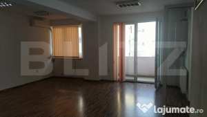 Apartament de vânzare, cu o camera, 44 mp, zona centrala