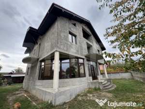 Casă 450 mp, zona sisesti