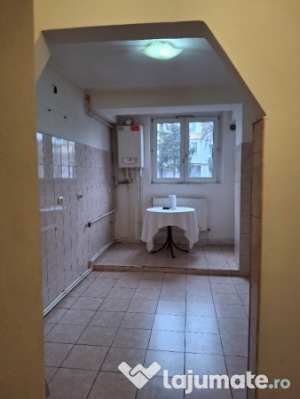 Vand apartament 2 camere