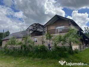 Casa 5 camere +29 ari teren la 30km de bistrita