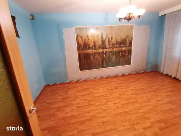Apartament 3 camere, 2 bai, boxa, parter inalt, zona 1 Mai