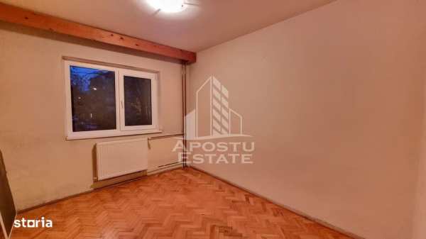 Apartament cu 2 camere, decomandat, etaj 1, zona Cal. Aradului