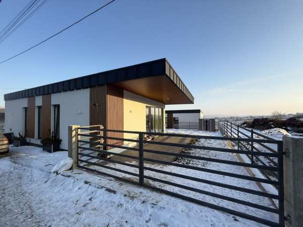 Case la preț de Apartament!!