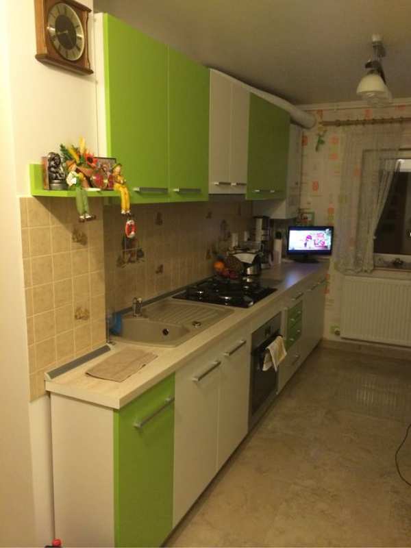 De închiriat apartament 3 camere
