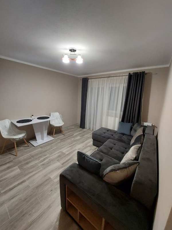 Inchiriez garsoniera