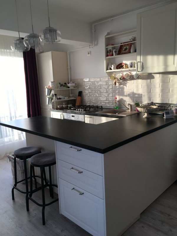 Inchiriez apartament 3 camere