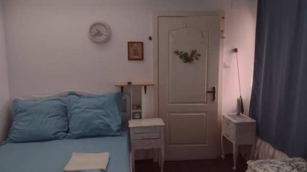 Inchiriez ap la casa separat