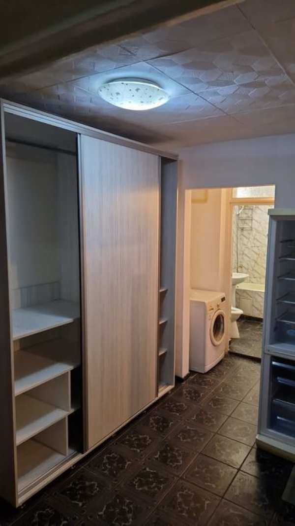 Inchiriez apartament 2 camere militari str. Estacadei 4