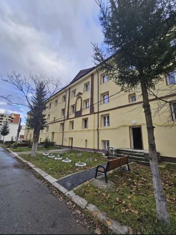 Apartament Mobilat cu 2 camere-  Uricani Str. Republicii