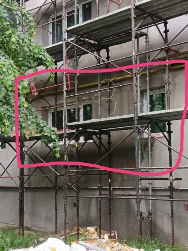 Garsoniera Comănești central , parter