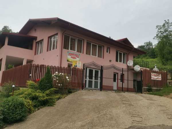 Închiriez pensiune pentru festivități