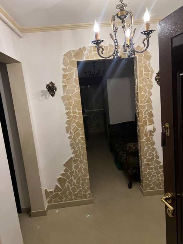 Vând apartament 2 cameră în Hunedoara, bulevardul Mihai viteazu