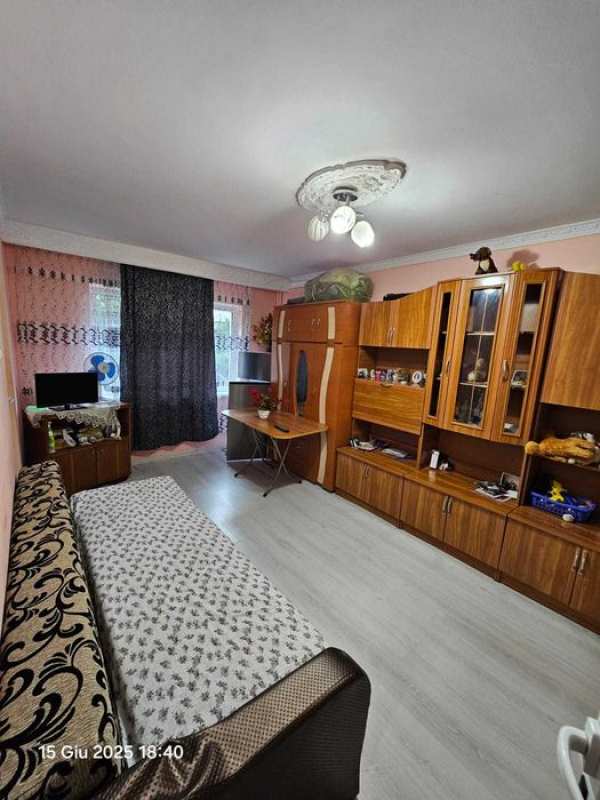inchiriez garsoniera Str Fulger parter