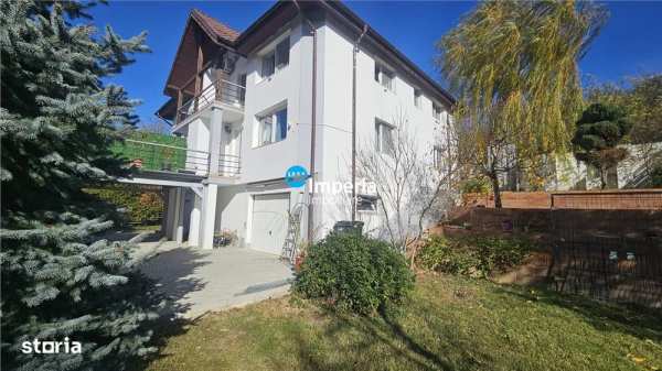 Vila duplex cu 3 dormitoare, curte 300 mp și priveliste superba