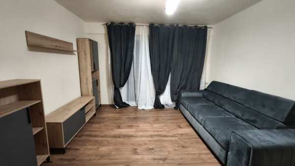 De închiriat - Apartament 3 camere