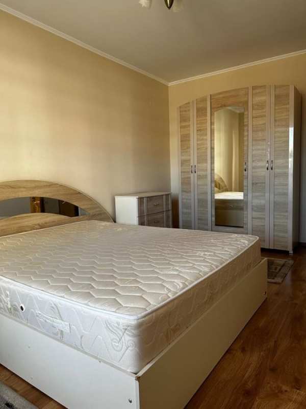 Pf dau in chirie ap 2 camere in Floresti