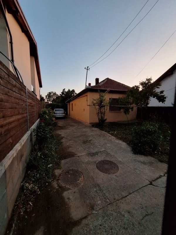 Casa zona Titulescu, str. LIVIU REBREANU