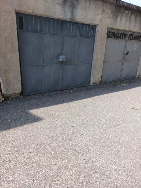 Garaj pentru mașină în slatina